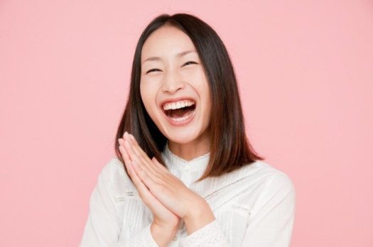 笑う日本人女性